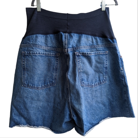 Old Navy Maternity Full Panel Slouchy Straight Denim Shorts - Picture 4 of 8